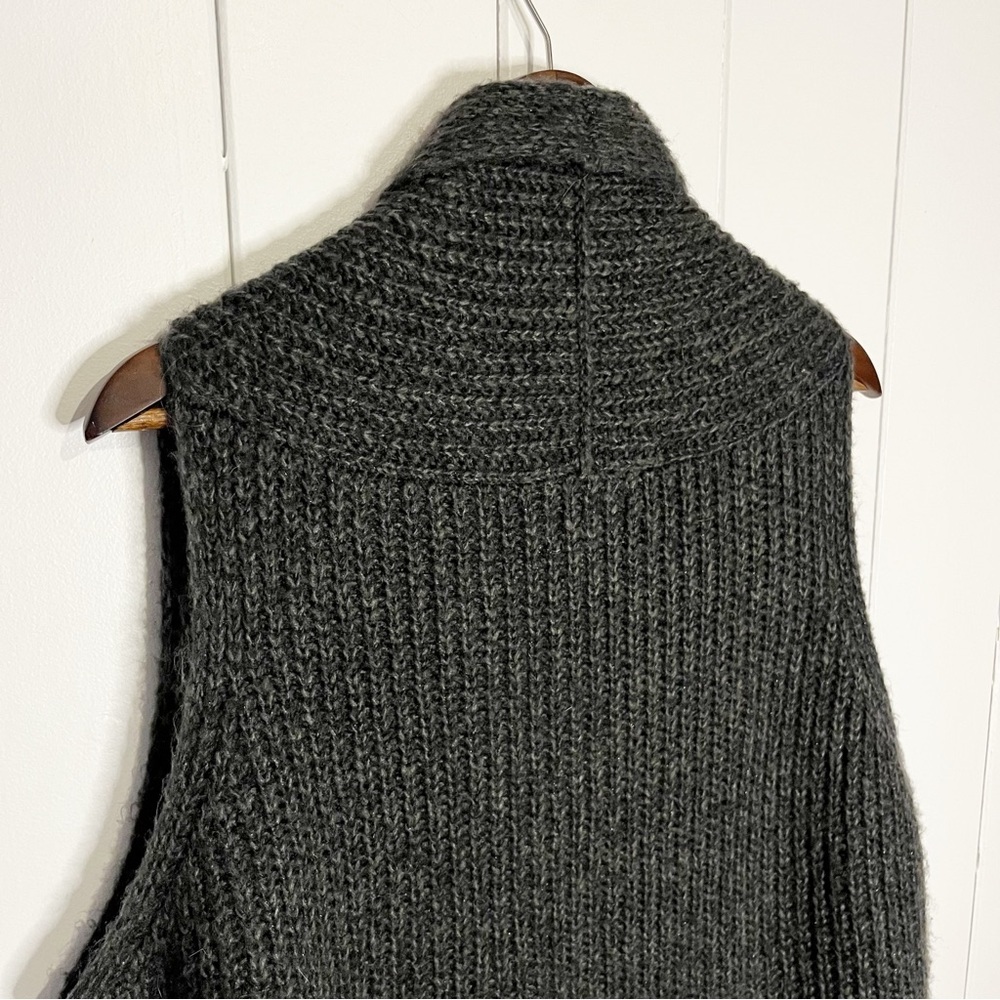 Elle Grey Knit Vest. Size XL. - Picture 4 of 5